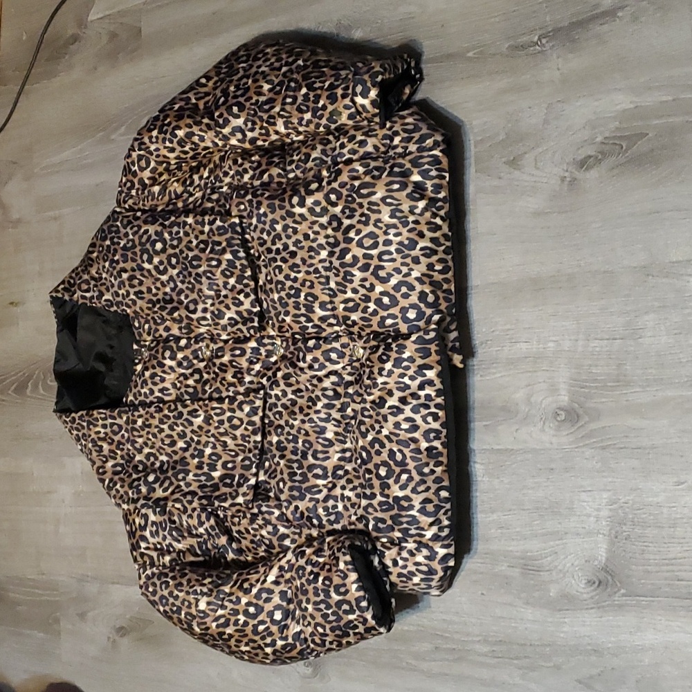 Kate Spade Leopard-Print Button-Front Central Puf… - image 4